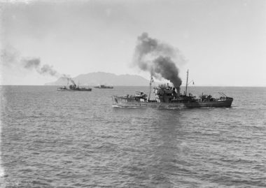 Isles-class minesweepers HMNZS Inchkeith, HMNZS Scarba and HMNZS Killegray travel in convoy in the Hauraki Gulf, January 1944. Image: 2013.70.1277 Isles-class minesweepers HMNZS Inchkeith, HMNZS Scarba and HMNZS Killegray travel in convoy in the Hauraki Gulf, January 1944.
