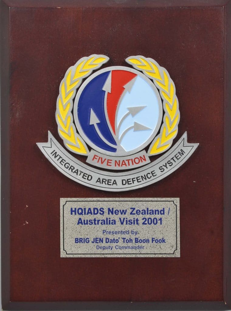 2020.26.1 Plaque, HQIADS Presented to New Zealand representatives visiting HQIADS in 2001
