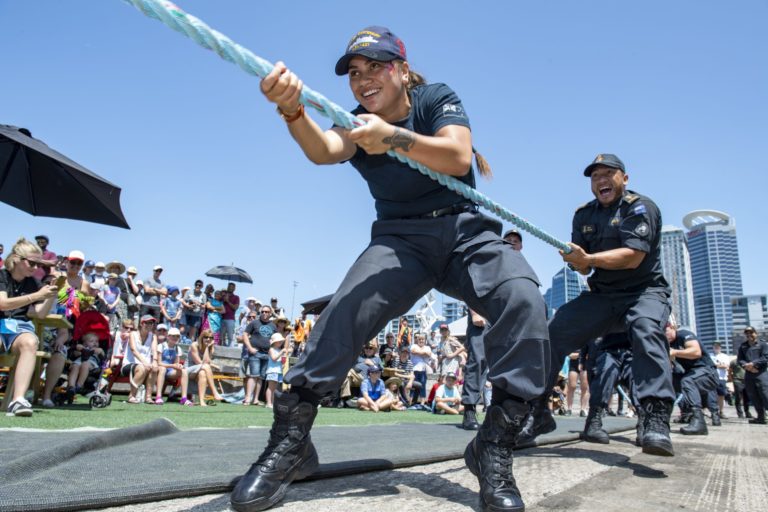 20200126_NZDF_C1033116_032.jpg-v2 Navy tug of war 2020 Auckland Anniversary Weekend