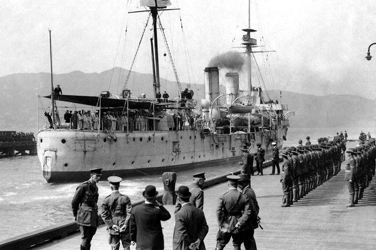 HMS Philomel Berthing at the ferry wharf Wellington 1917