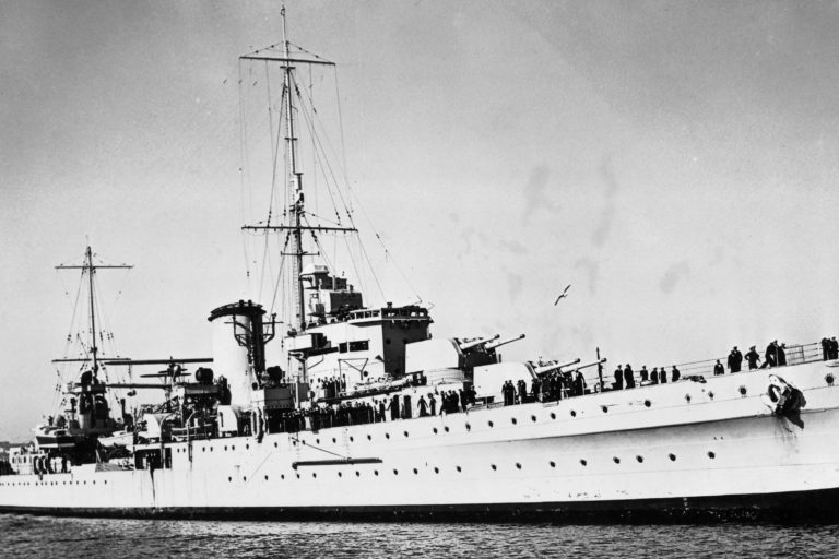 HMS Leander HMS Leander