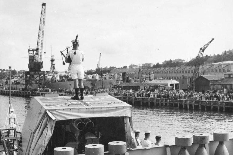 HMNZS Taupo returning from Korea, November 1952