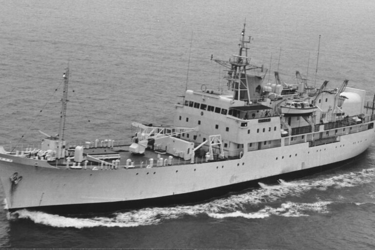 HMNZS Monowai 1978