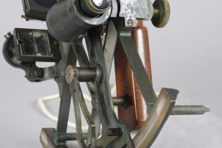 Vernier sextant